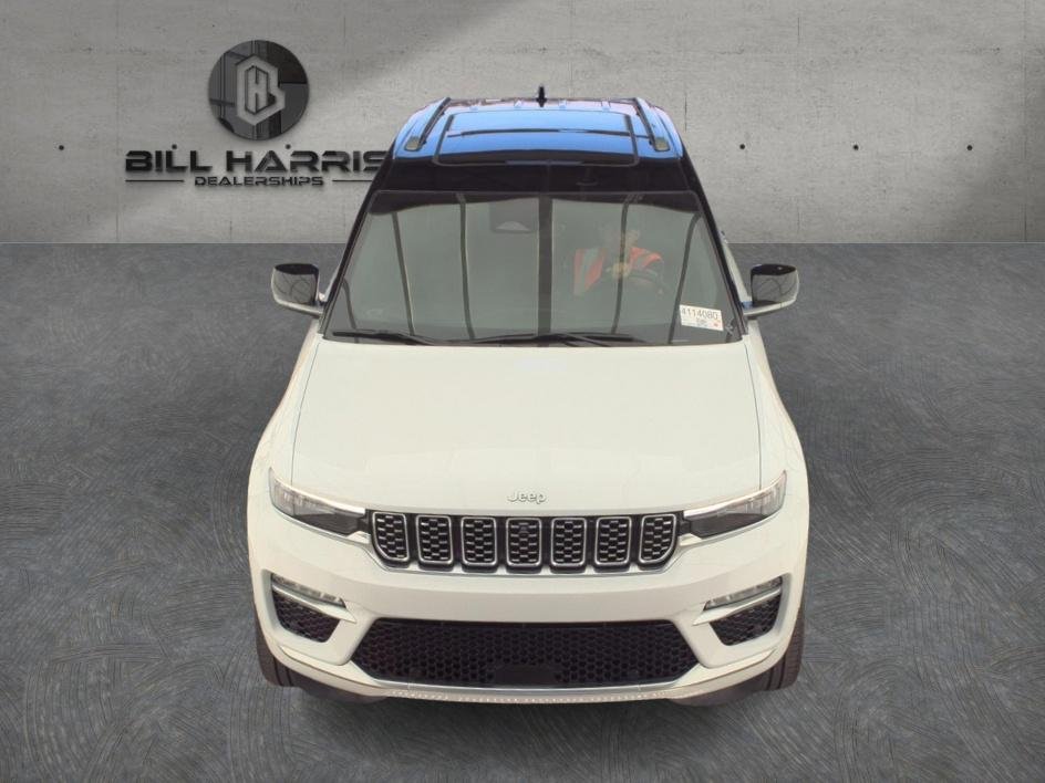 Used 2023 White Jeep Summit image 10