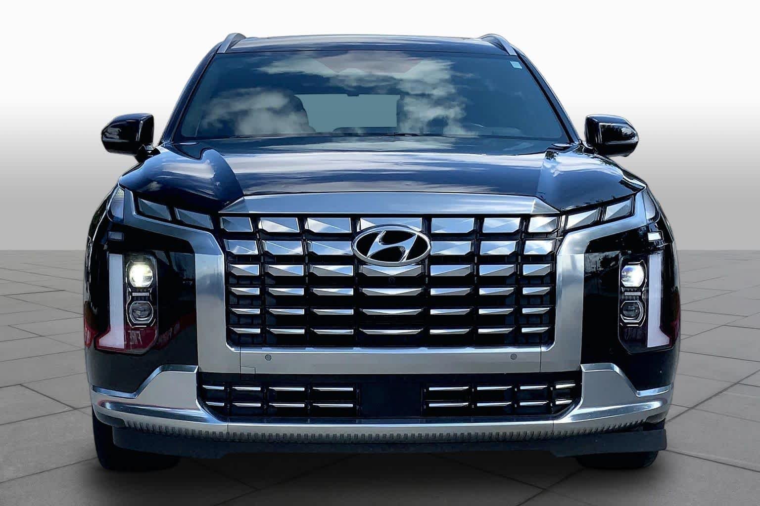 Used 2023 Abyss Black Pearl Hyundai Calligraphy image 4