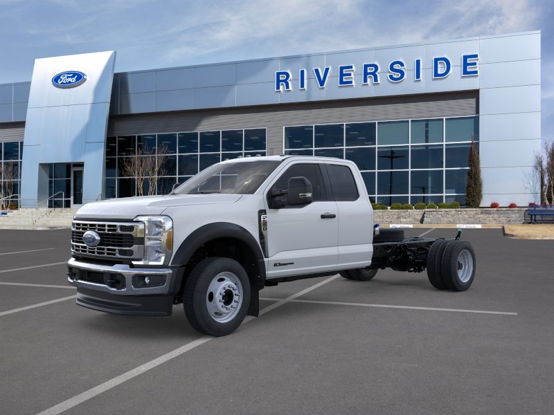 New 2026 Oxford White Ford F-550® XL image 2
