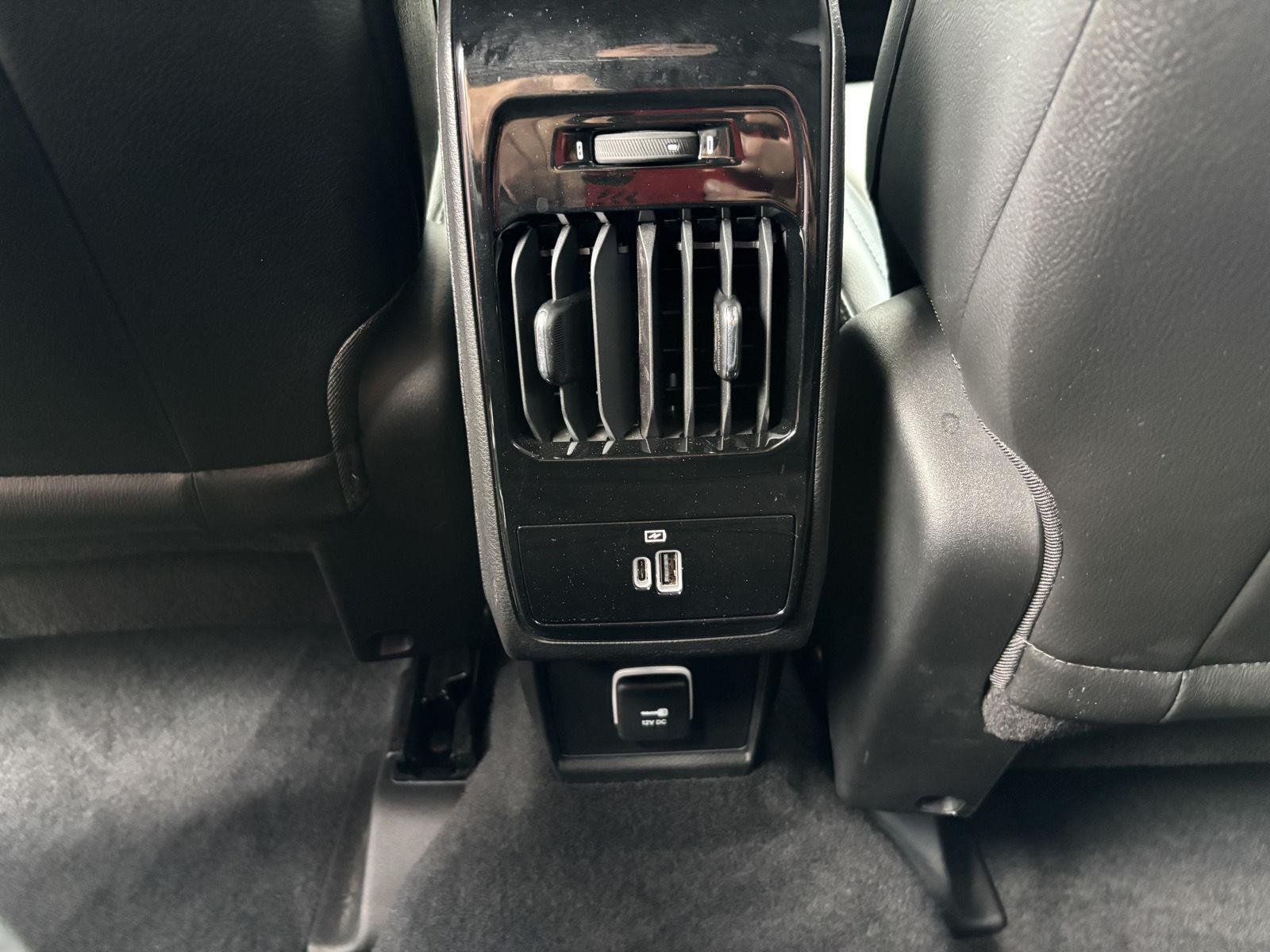 Used 2023 Bright White Clearcoat Jeep Latitude image 14