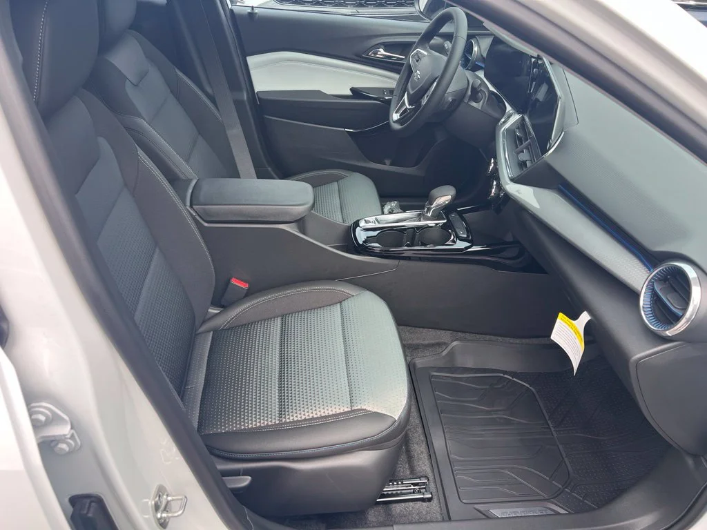 New 2026 Summit White Chevrolet LT image 23
