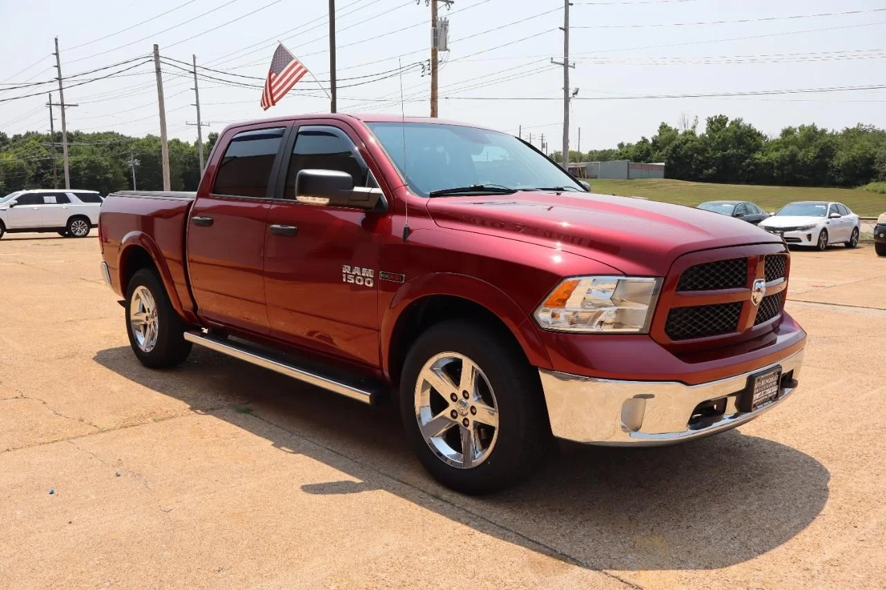 Used 2015 Deep Cherry Red Crystal Pearl Coat/Black Clear Coat Ram Outdoorsman image 7