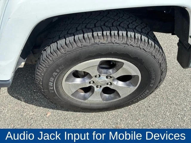 Used 2018 White Jeep Unlimited Sahara image 8