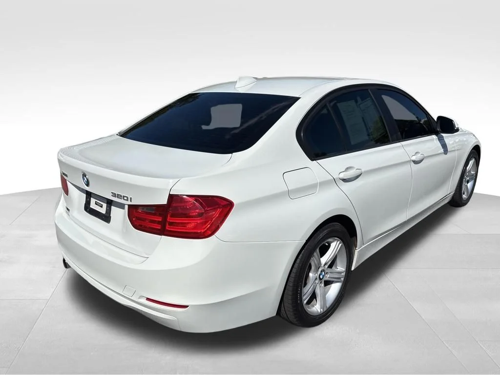Used 2015 White BMW 320i xDrive image 5