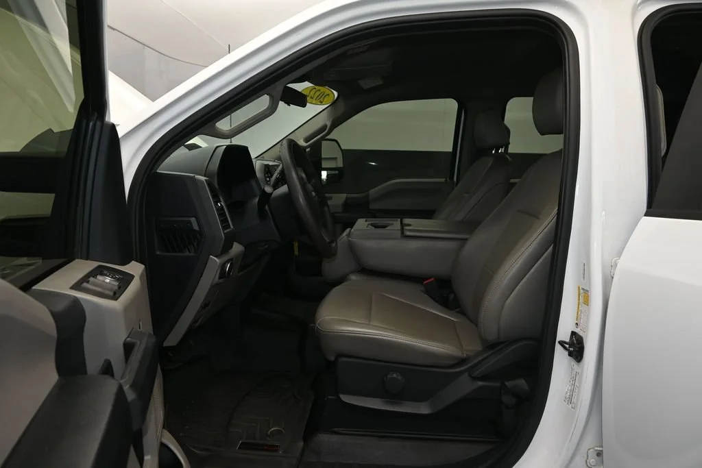 Used 2022 White Ford XL image 18