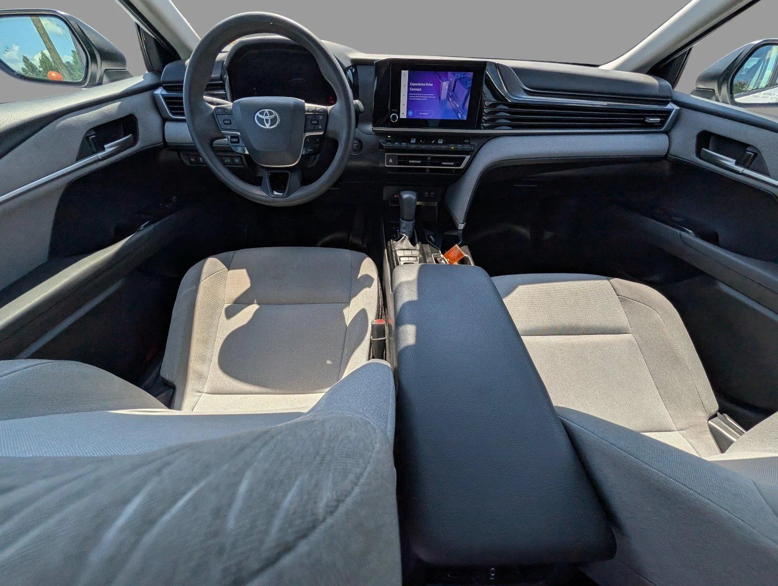 Used 2025 Ice Cap Toyota LE image 31