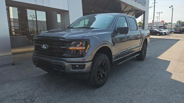 New 2026 Carbonized Gray Metallic Ford XLT 4WD w/Dark Trail Pkg image 29