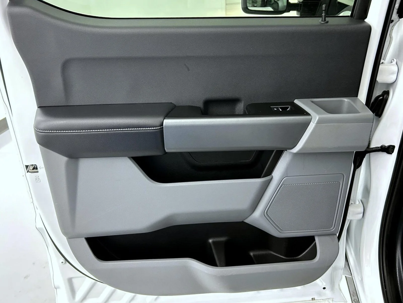 Used 2025 White Ford XLT image 20
