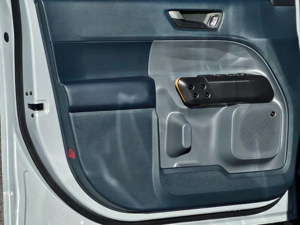 New 2026 White Ford Tremor image 32