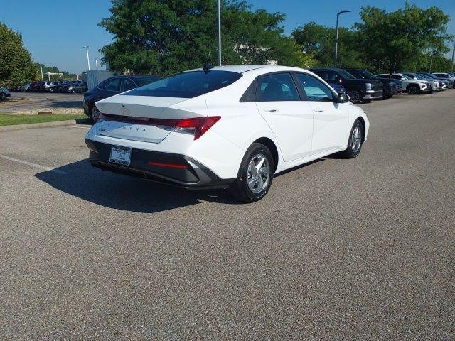 New 2026 White Hyundai SE image 6
