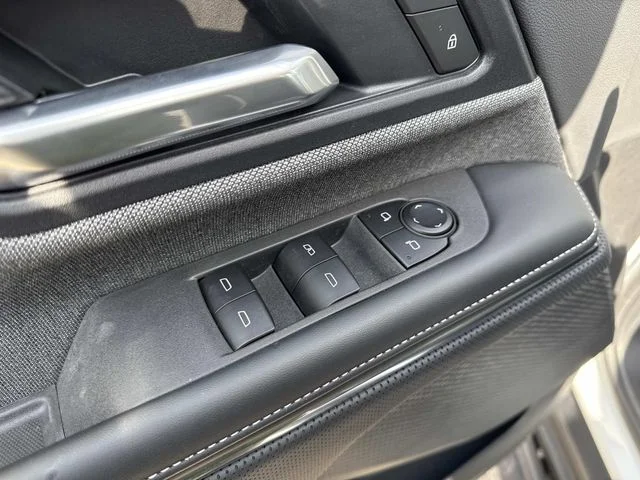 New 2026 White GMC Elevation image 14