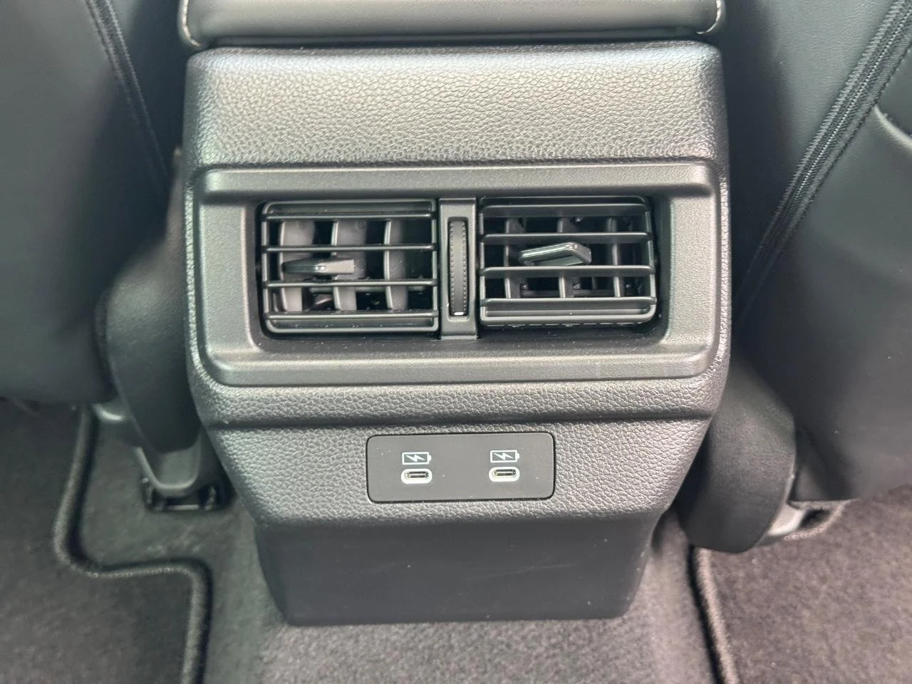 Used 2023 Platinum White Pearl Honda Touring image 17