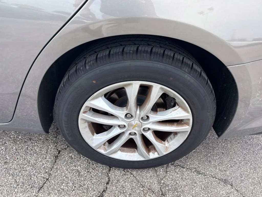 Used 2018 Pepperdust Metallic Chevrolet LT image 11