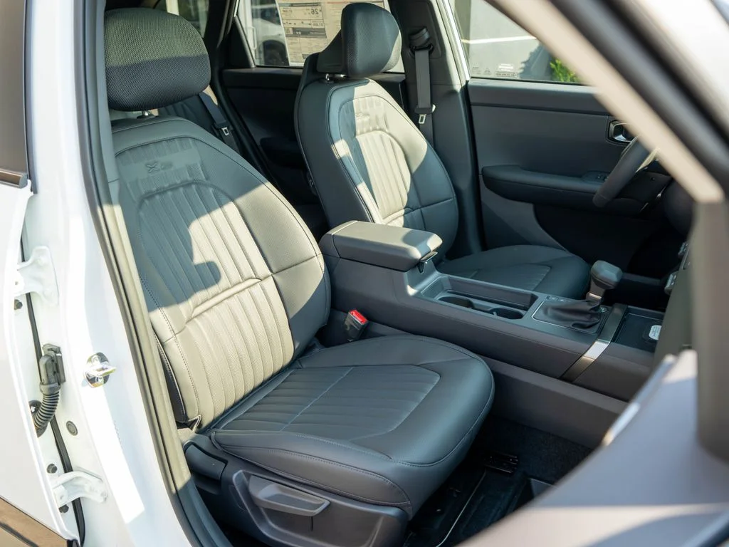 New 2027 Snow White Pearl Kia X-Line SX image 9