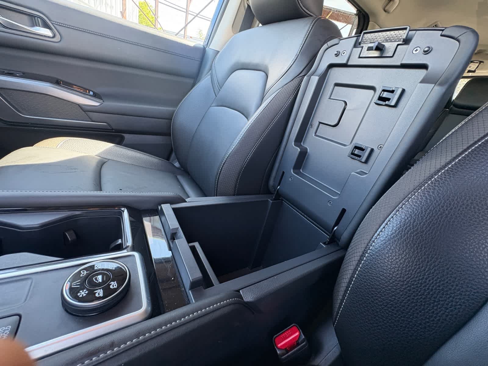 Used 2025 Deep Ocean Blue Pearl Nissan SL image 31