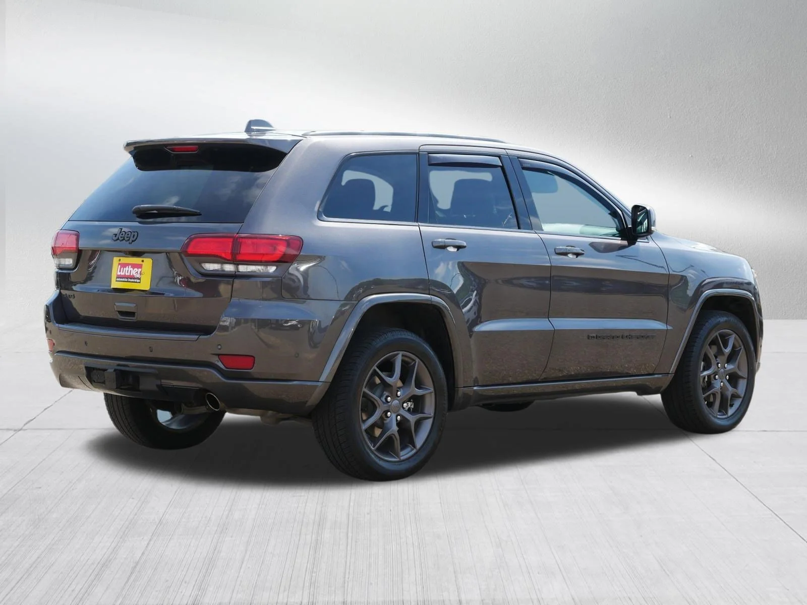 Used 2021 Granite Crystal Metallic Clearcoat Jeep 80th Anniversary image 7