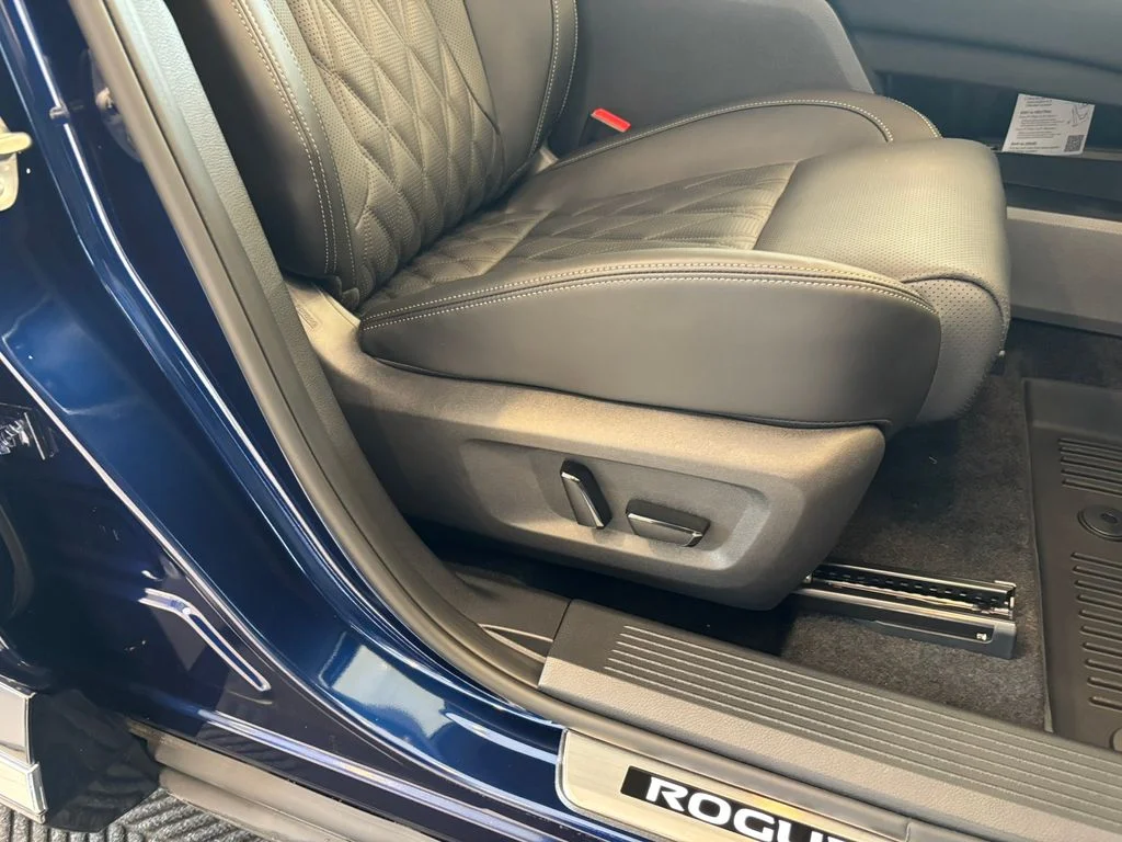New 2026 Deep Ocean Blue Pearl Nissan Platinum image 21