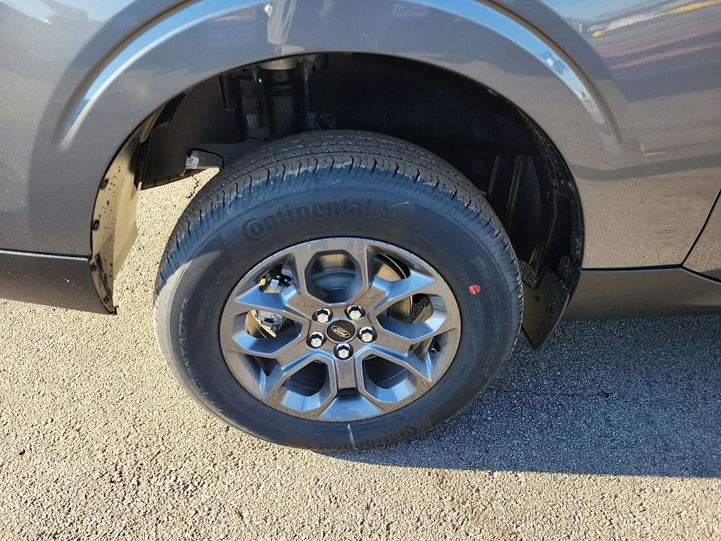 New 2026 Carbonized Gray Metallic Ford XLT image 7