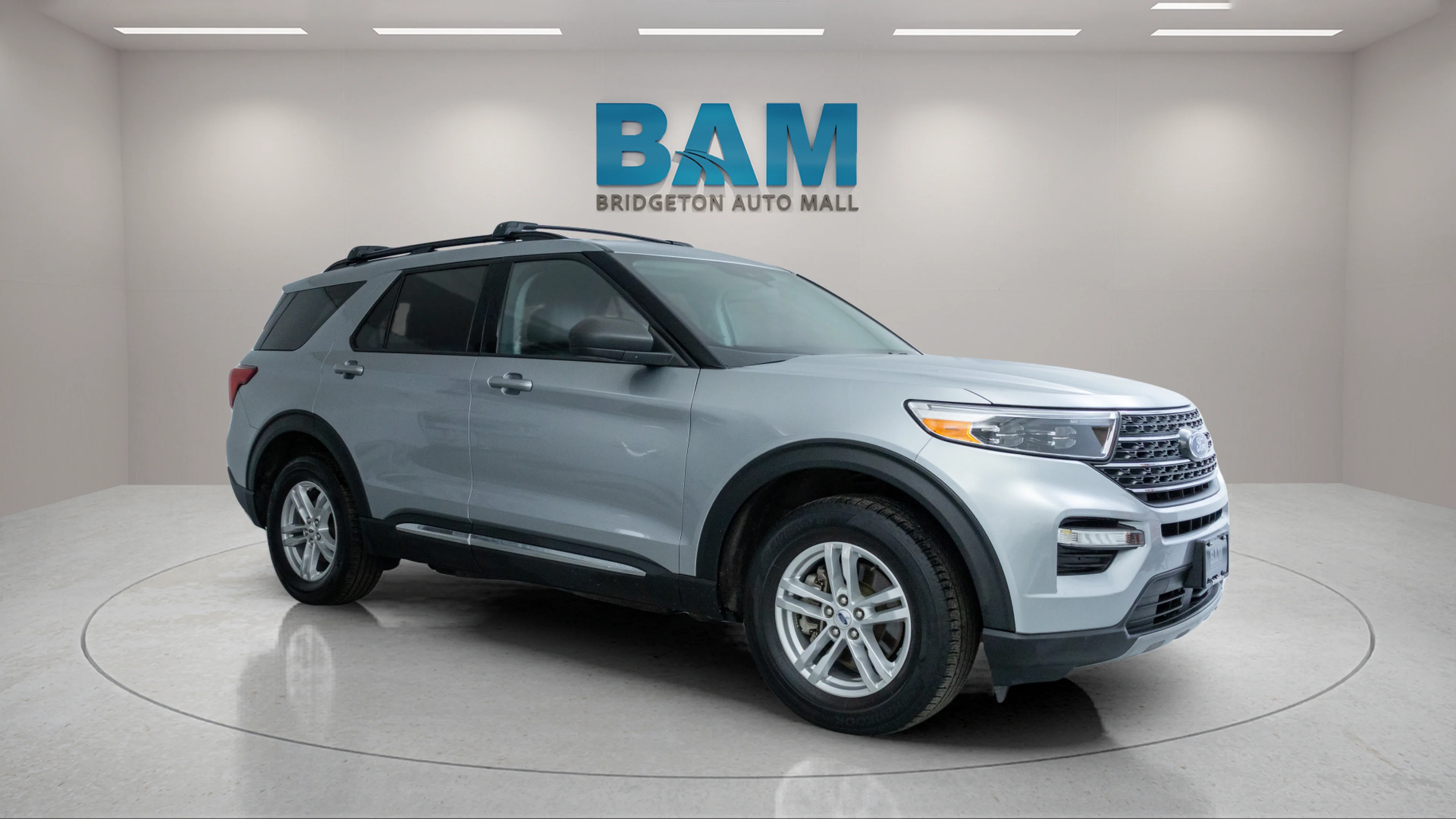 Used 2023  Ford XLT image 1