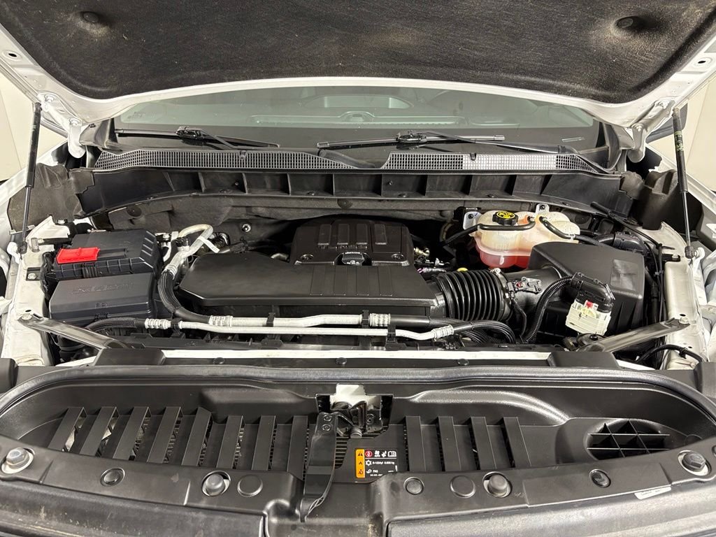 Used 2023 White Chevrolet Custom image 50
