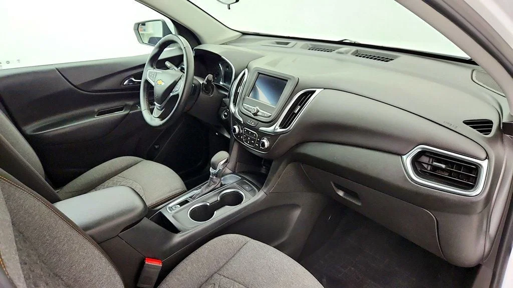Used 2024 Summit White Chevrolet FWD 4dr LT w/1LT image 24