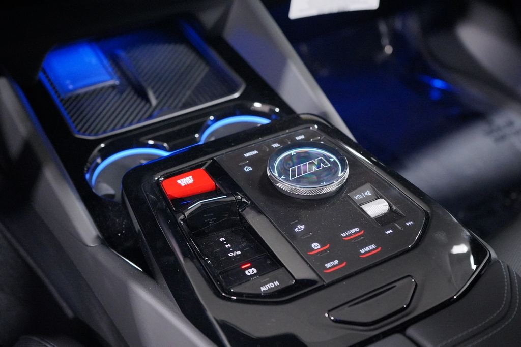 New 2027 Black Sapphire Metallic BMW Base image 18