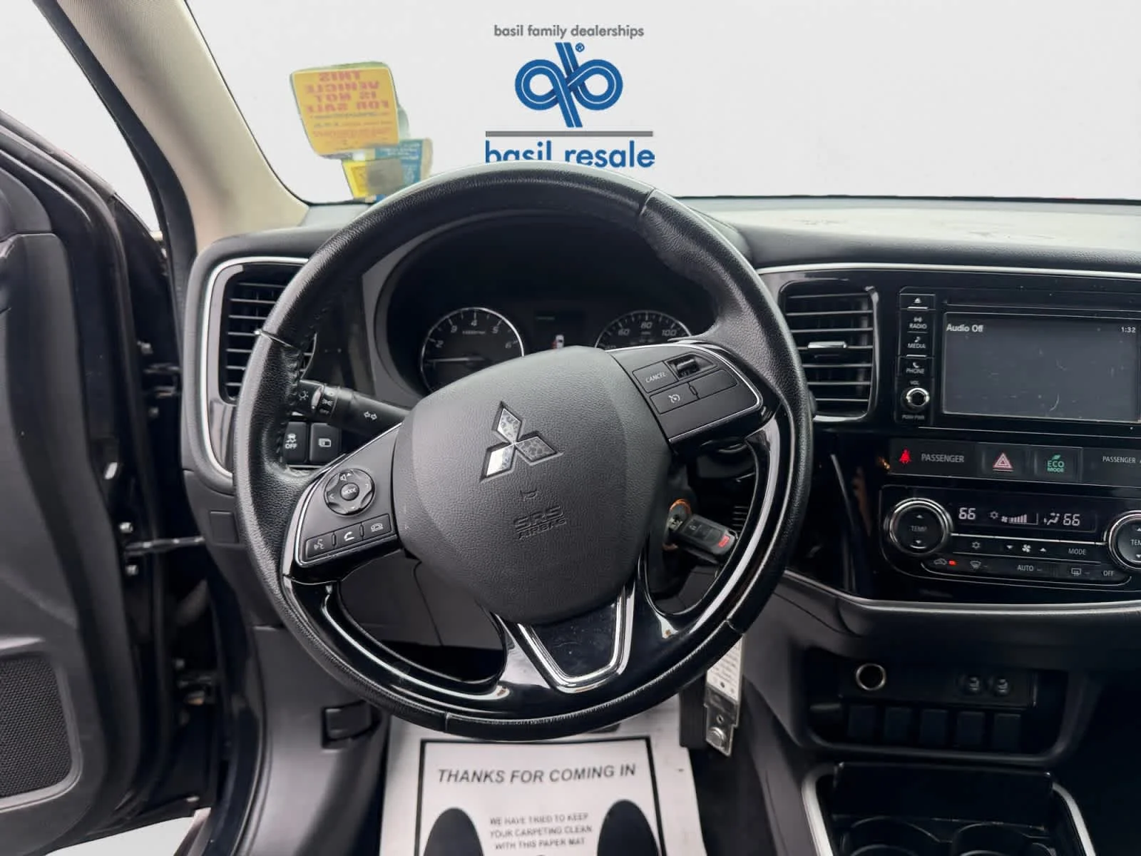Used 2017 Labrador Black Pearl Mitsubishi ES image 17