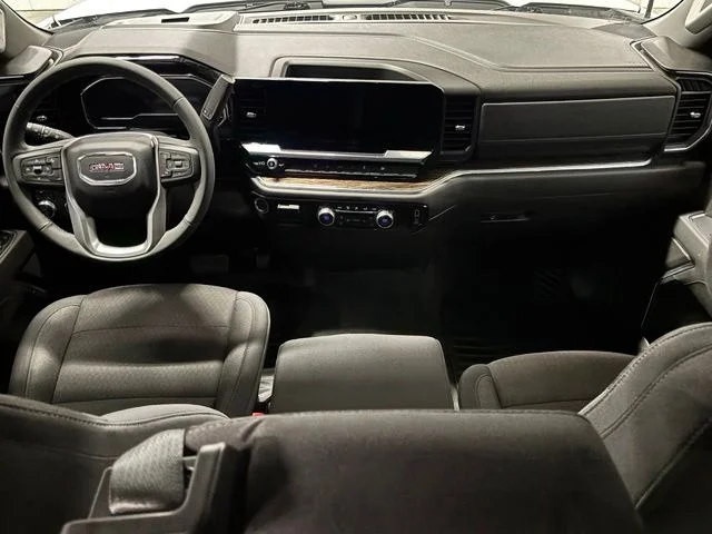 Used 2025 White GMC SLE image 11