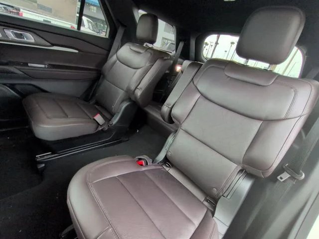 New 2026 Star White Metallic Tri-Coat Ford Platinum™ image 17