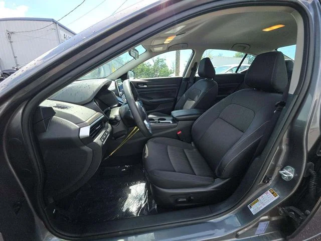 Used 2025 Gray Nissan 2.5 SV image 2