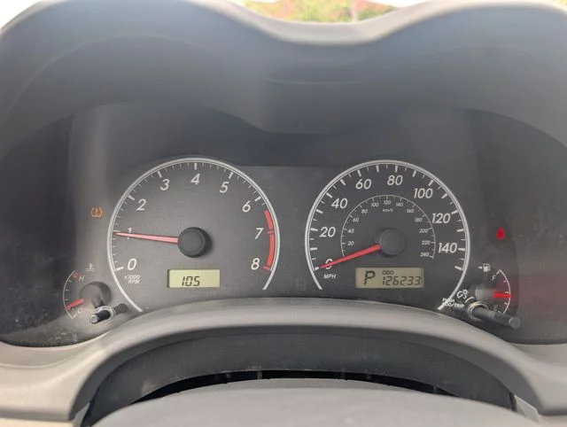 Used 2009 Red Toyota  image 11