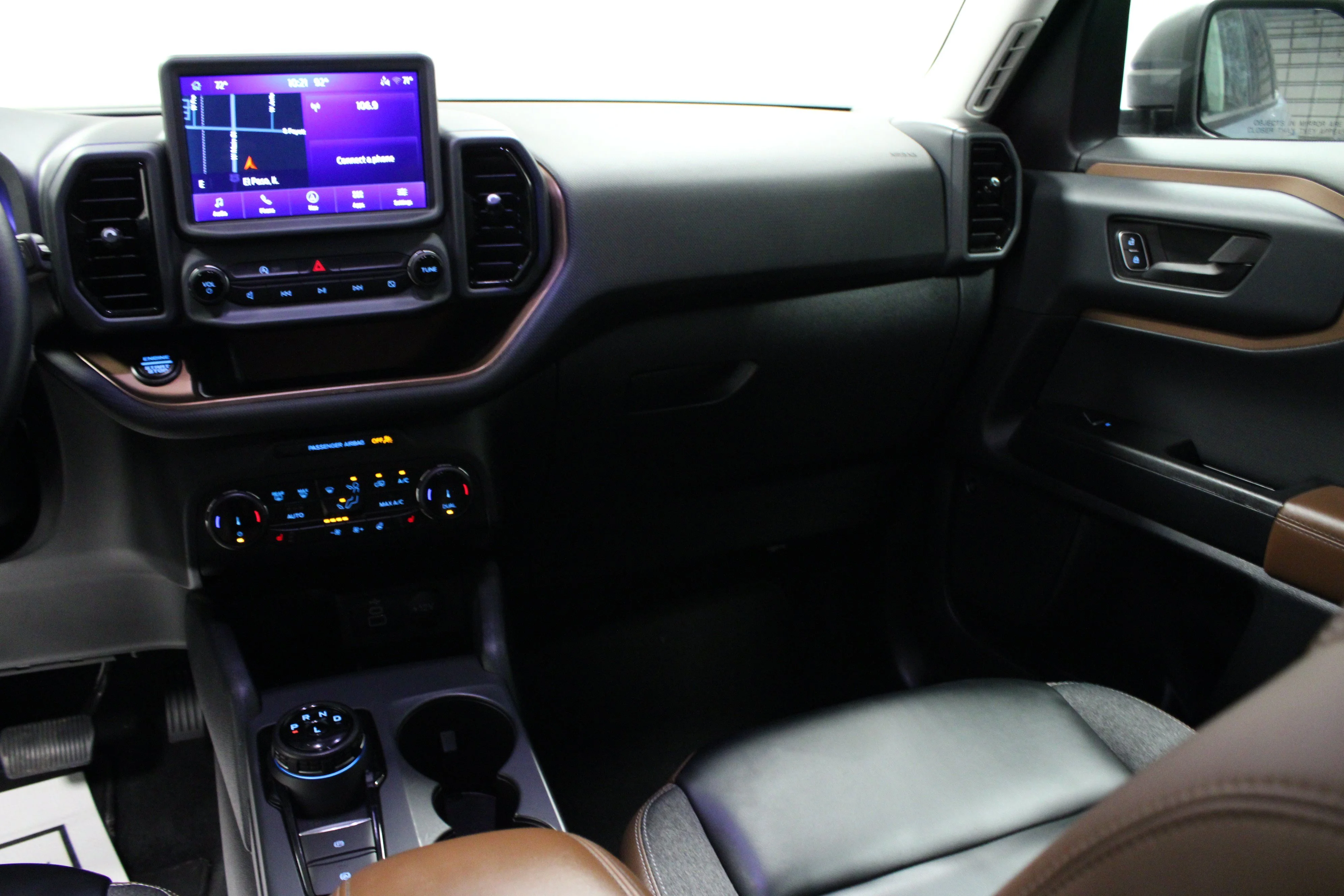 Used 2024 Azure Gray Metallic Ford Outer Banks image 19