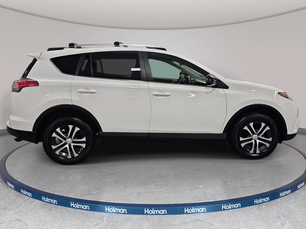 Used 2017 White Toyota LE image 5