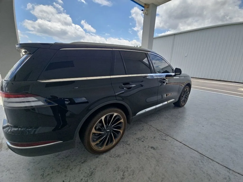 Used 2025 Infinite Black Me Lincoln Reserve image 11