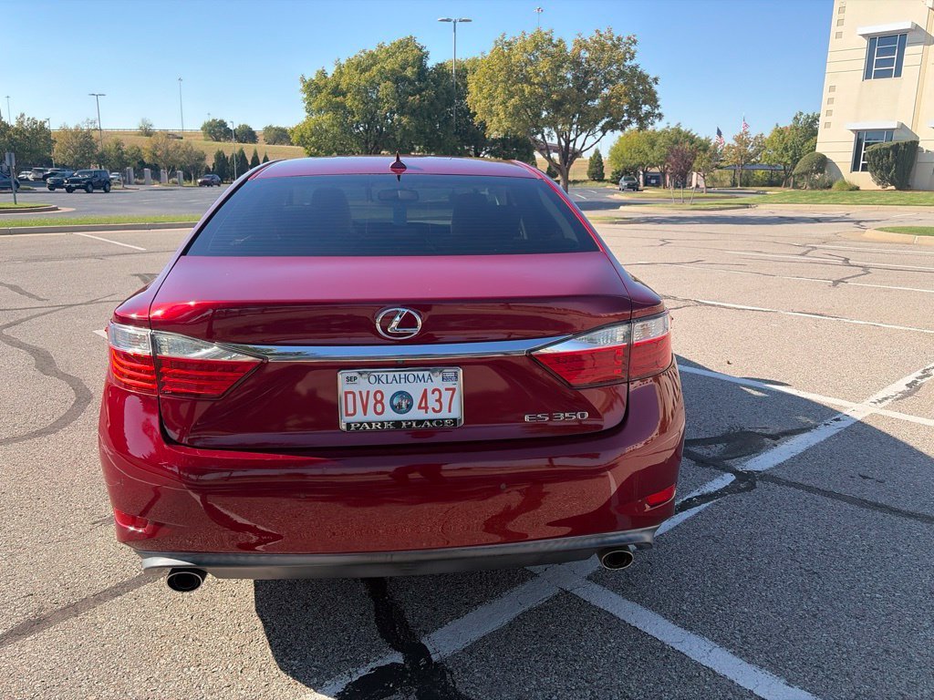 Used 2013  Lexus 350 image 28