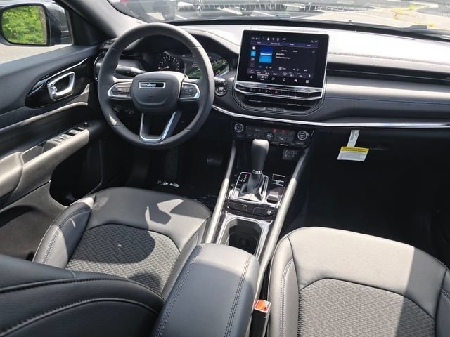New 2026 Fathom Blue Pearl Coat Jeep Latitude image 32