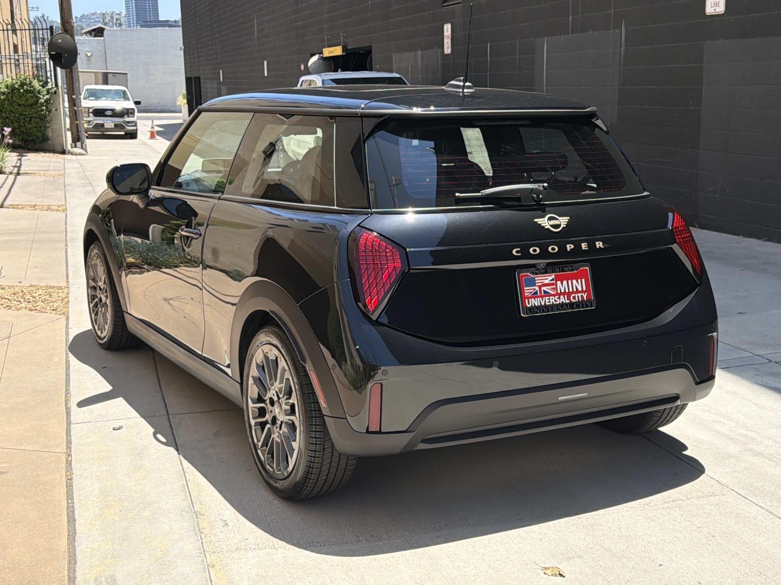 New 2026 0C4R Midnight Black II Metallic MINI Signature Plus image 4