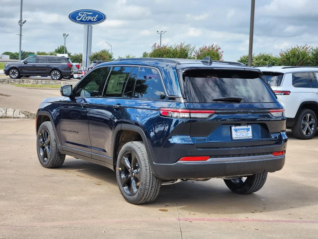 New 2026 Fathom Blue Pearlcoat Jeep Limited image 3