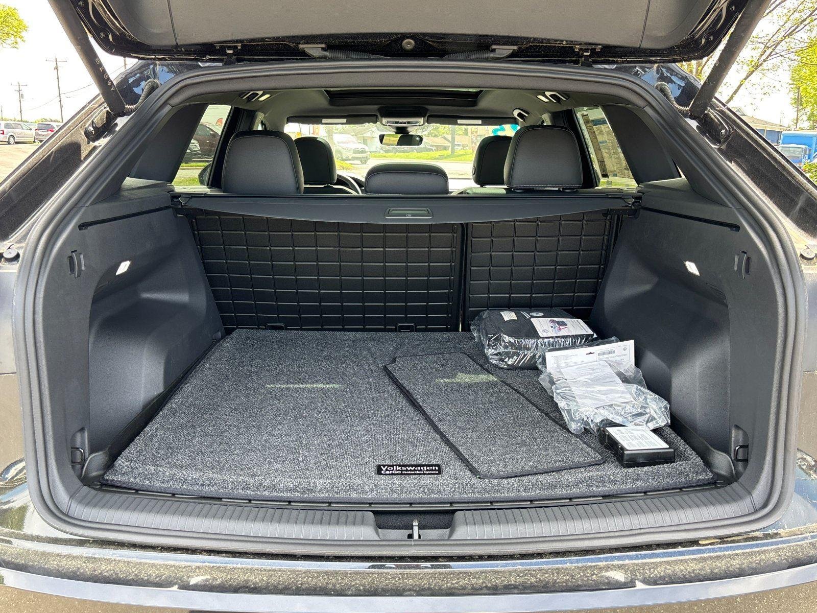 2025 Volkswagen Atlas Cross Sport SEL - Photo 36