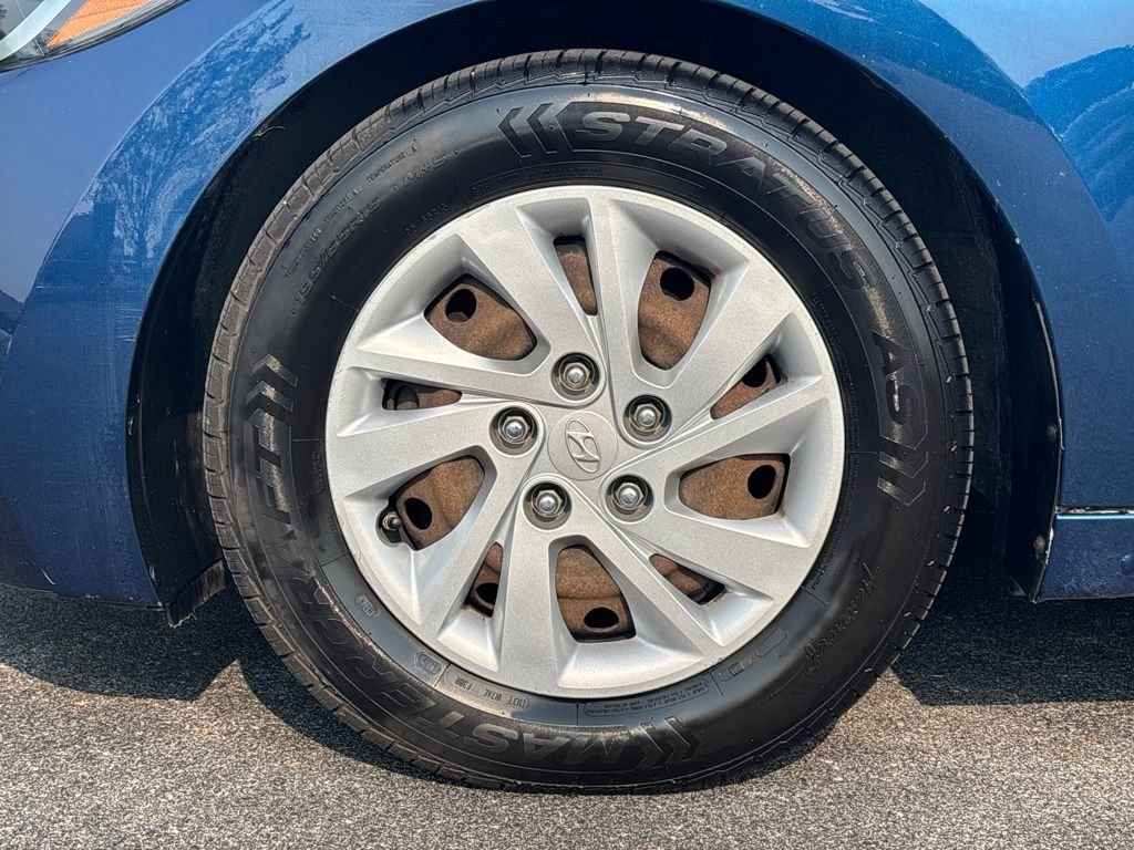 Used 2017 Blue Hyundai SE image 9