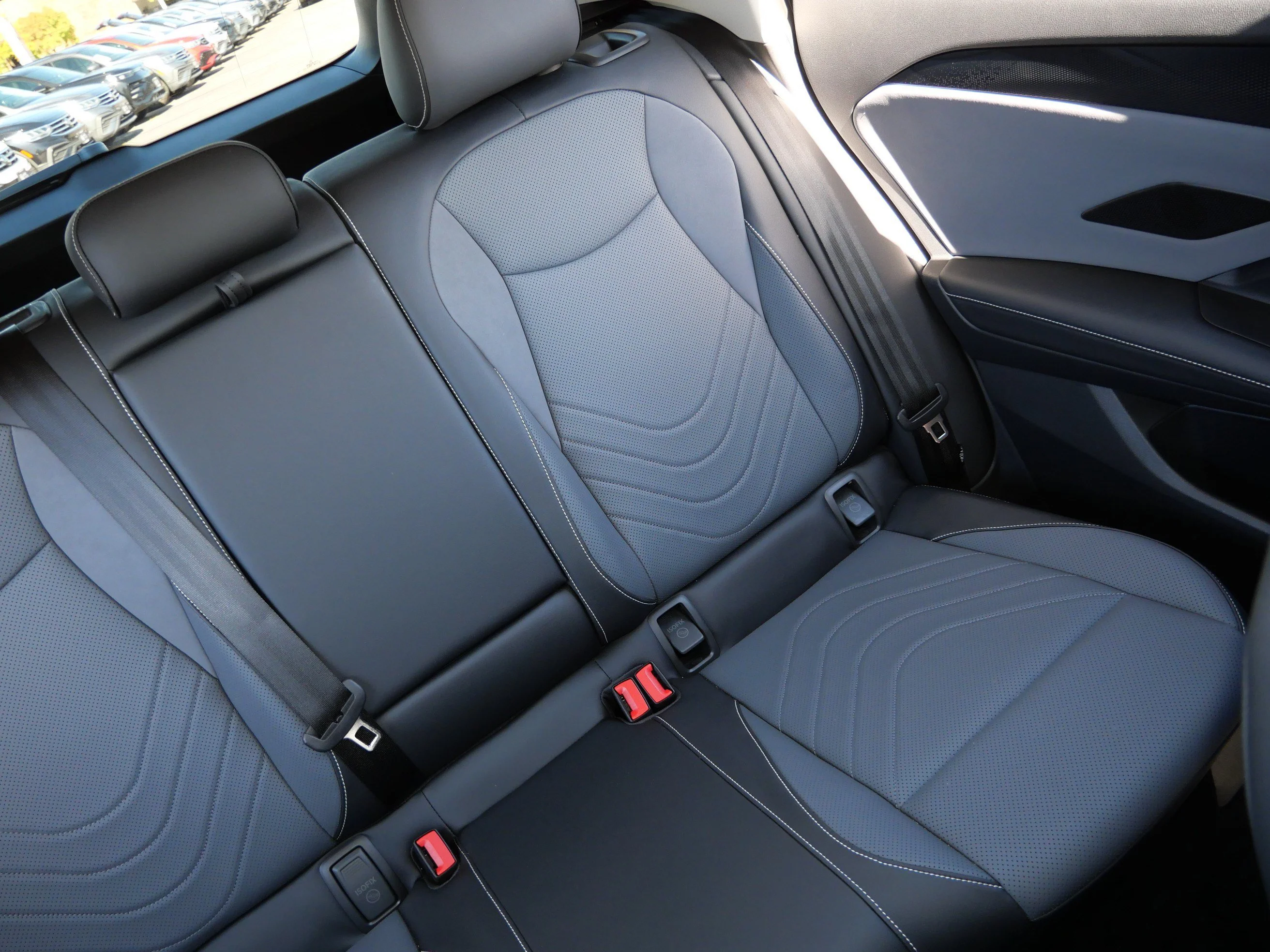Certified Used 2025 Deep Black Pearl Volkswagen SE image 14