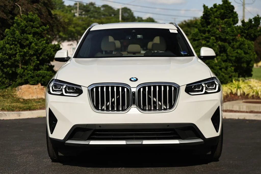 Used 2024 Mineral White Metallic BMW sDrive30i image 13