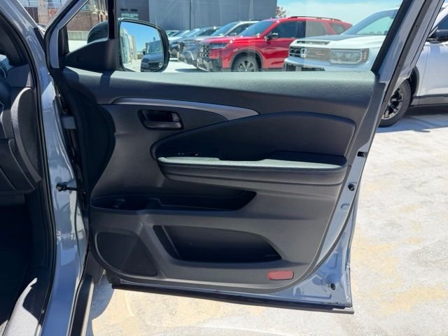 Used 2024 Gray Honda EX-L image 18