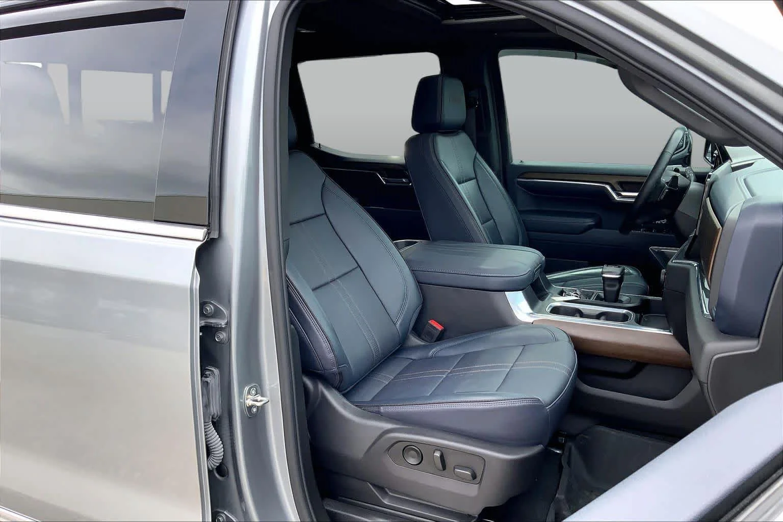 Used 2023 Sterling Gray Metallic Chevrolet High Country image 15