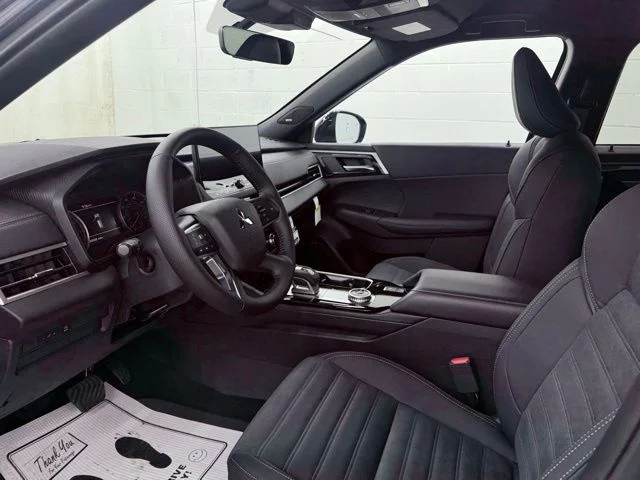 New 2026 Gray Mitsubishi LE image 17