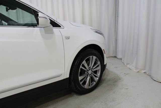 Used 2024 Crystal White Tri-Coat Cadillac Premium Luxury image 29