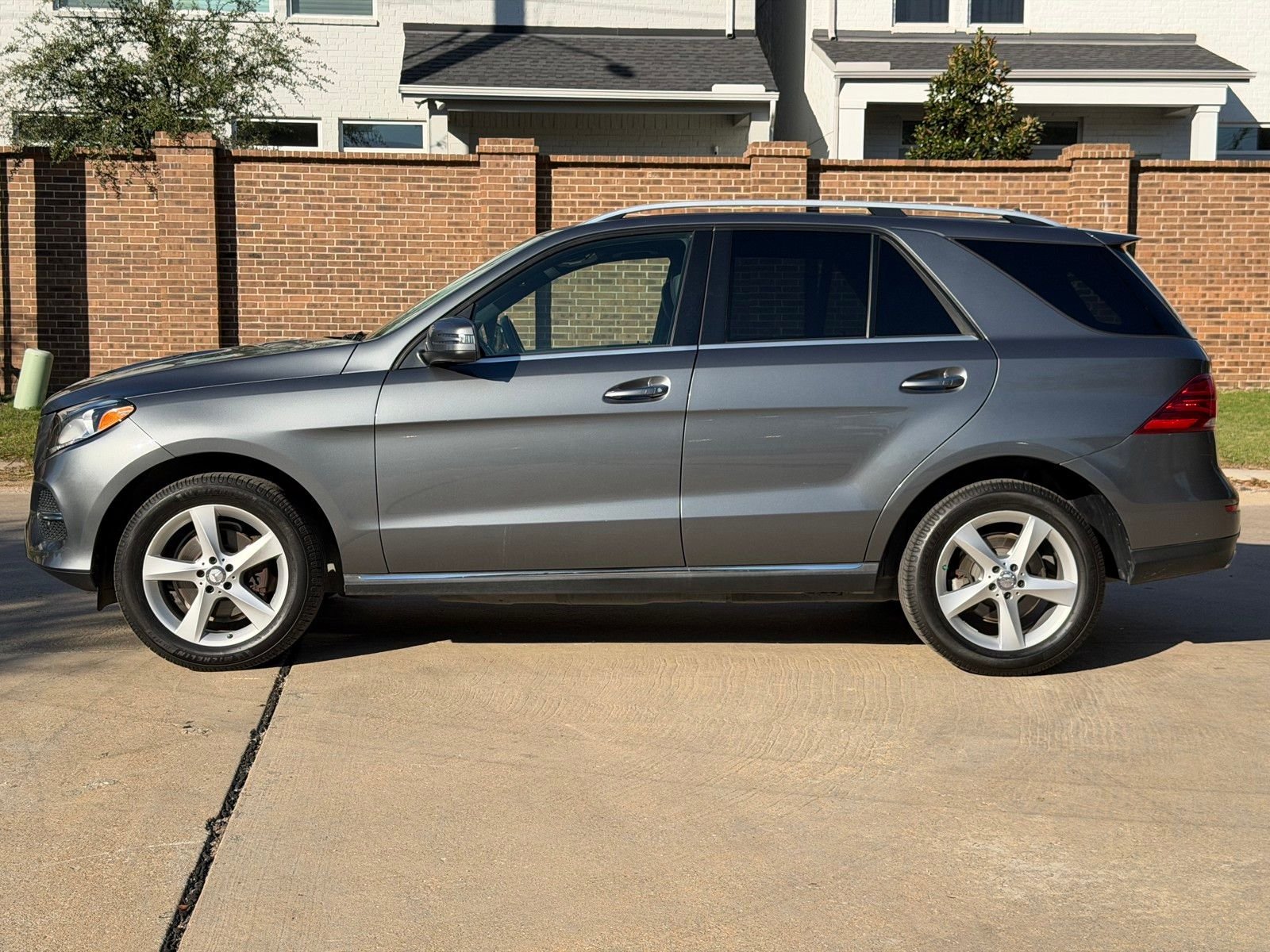 Used 2017 Gray Mercedes-Benz GLE 350 image 11