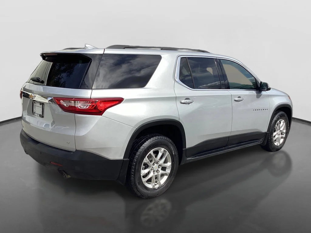 Used 2021 SILVER ICE METALLIC Chevrolet LT Cloth image 5