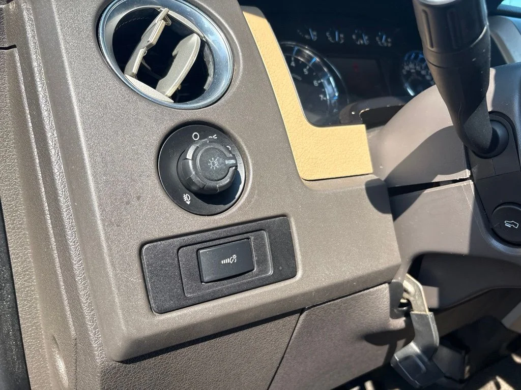 Used 2012 Blue Ford XLT image 16