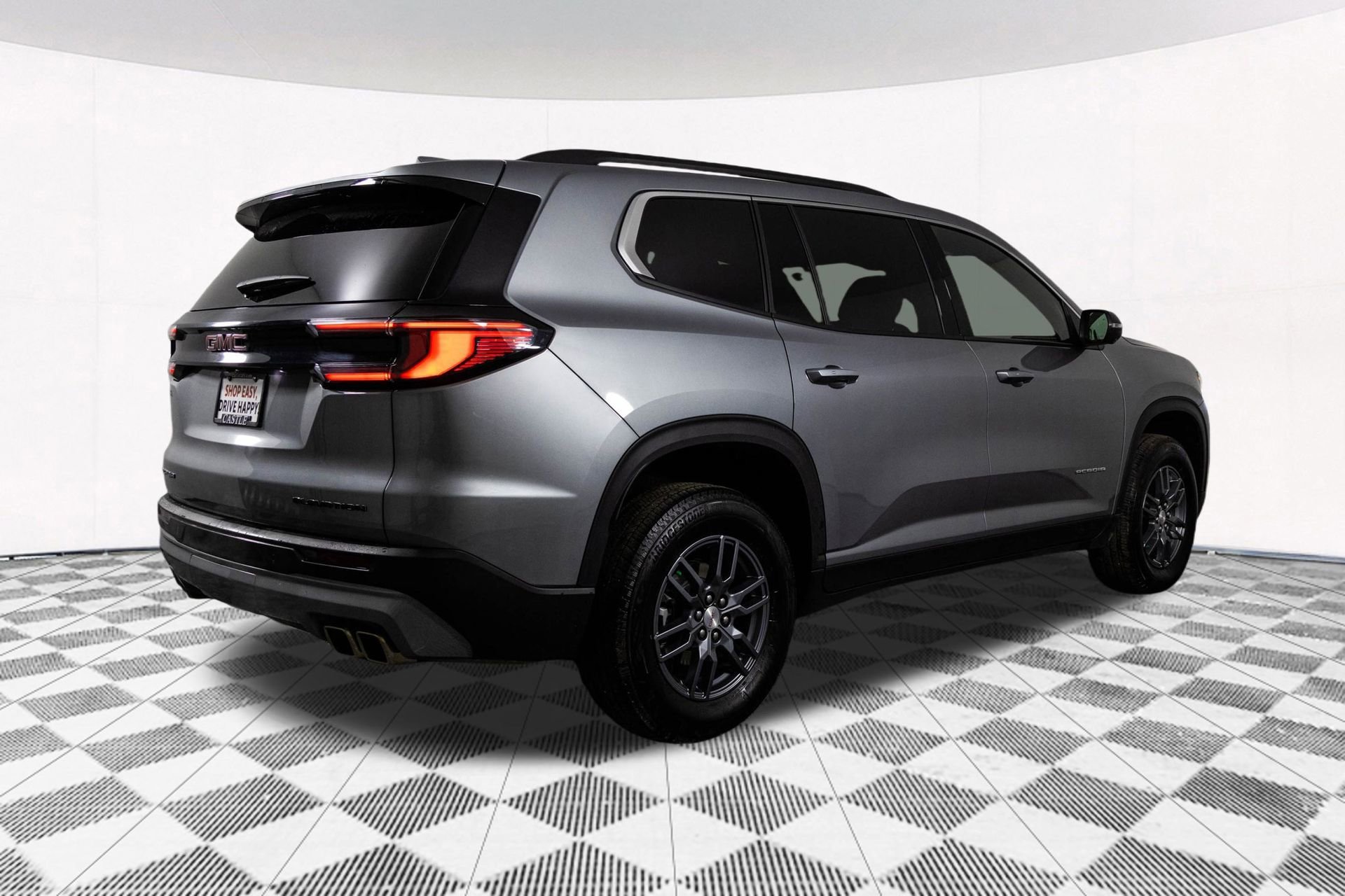 2025 GMC ACADIA - Image 15